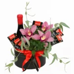 Luksuzni gift box sa crnim vinom, kafom, orhidejama i eukaliptusom