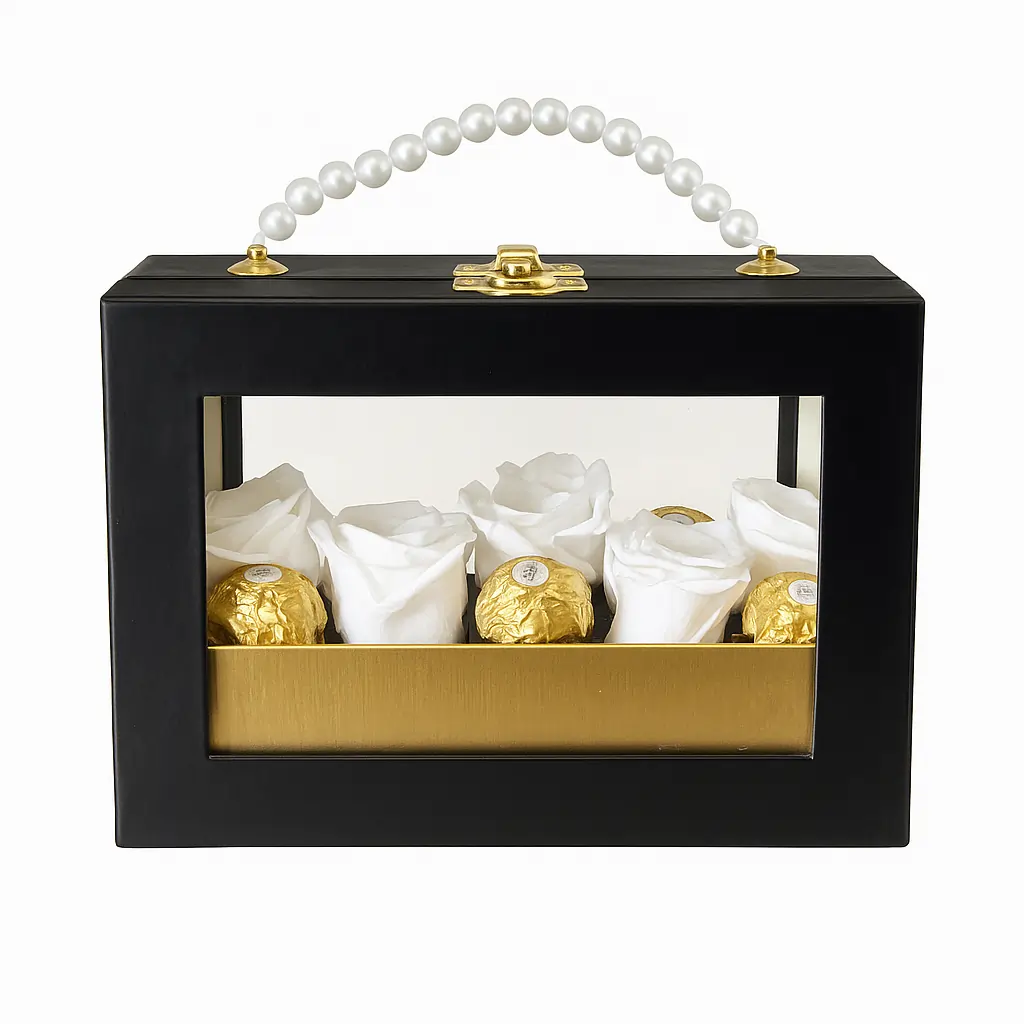 Poklon kofer sa ružama i Raffaello kuglicama Poklon kofer sa 5 belih ruža i Raffaello kuglicama