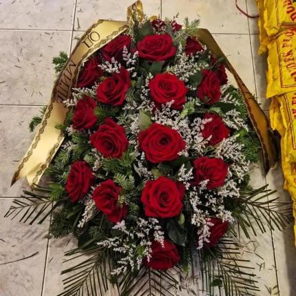 Pogrebna suza od 20 crvenih ruža sa gipsofilom – dostava Beograd i Zemun
