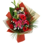 Veliki buket sa 2 orijentalna ljiljana, 4 crvene ruže, 3 gerbera, palmom, gipsofilom i zelenilom – raskošan i elegantan aranžman za poklone